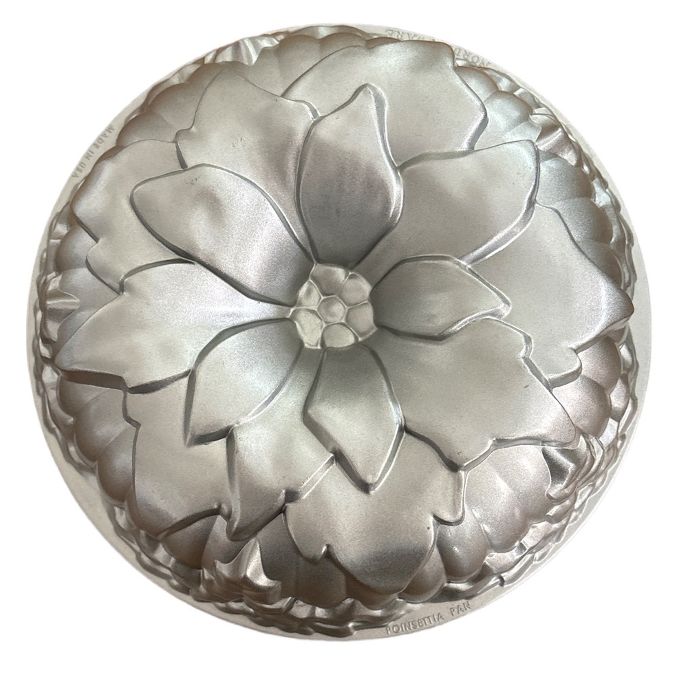 Nordic Ware Poinsettia Pan Cakes for Winter and Christmas